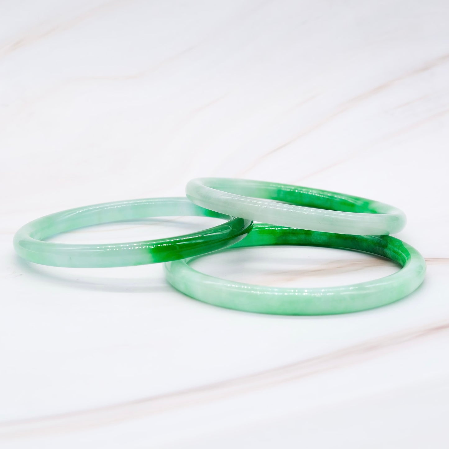 Thin Green Two Tone Jade Bangle