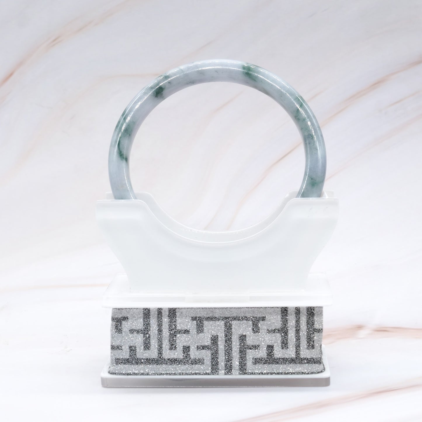 Thin Moss in Snow Jade Bangle